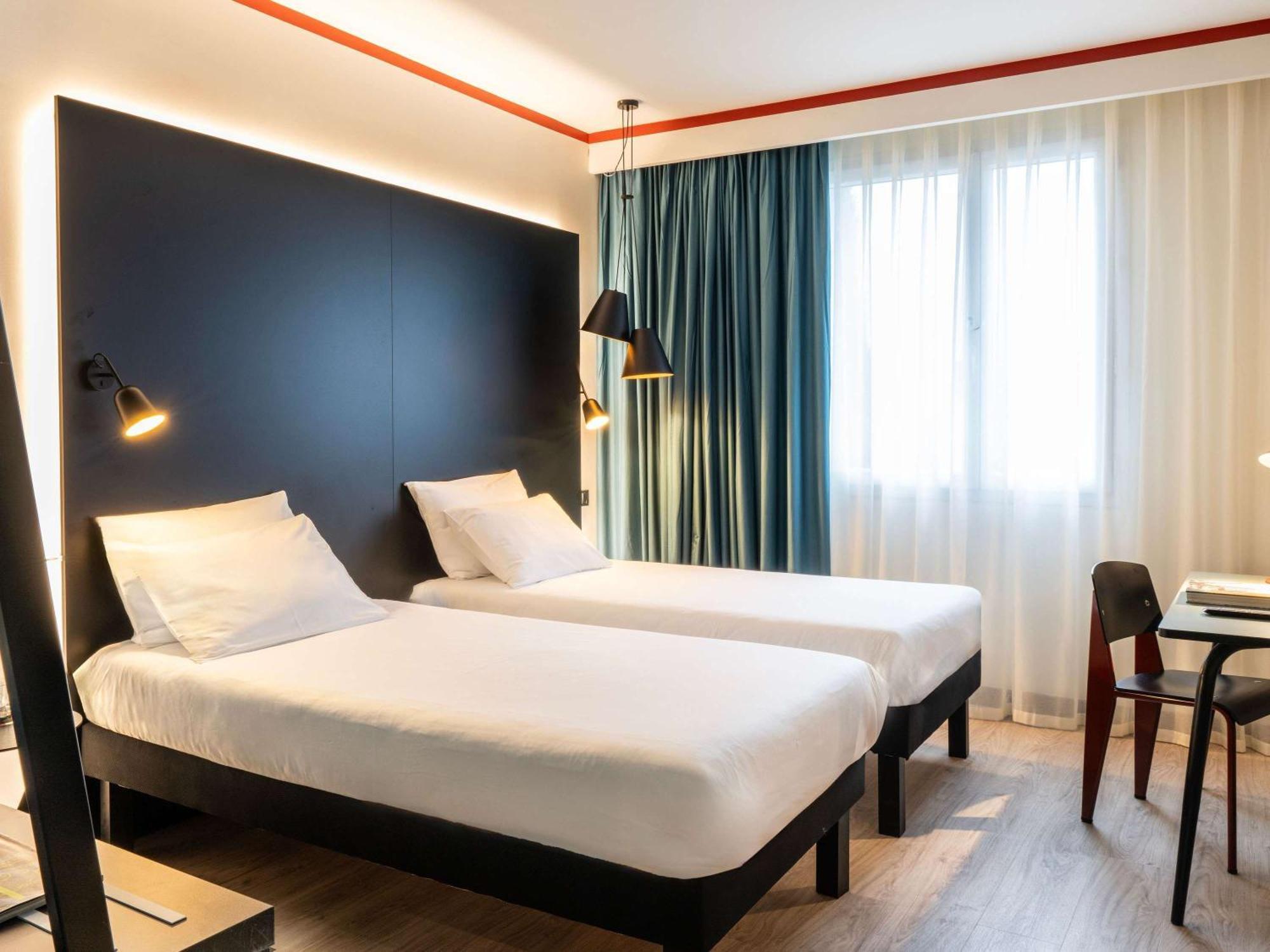 Ibis Styles Barcelona Sant Joan Despi Hotel Exterior photo