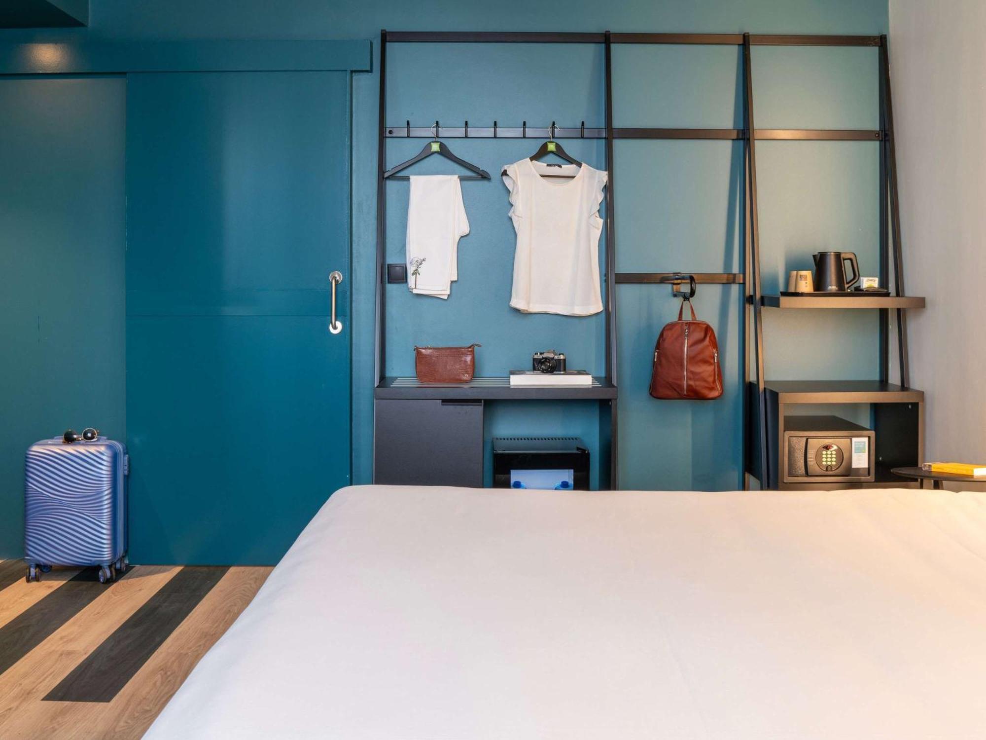 Ibis Styles Barcelona Sant Joan Despi Hotel Exterior photo