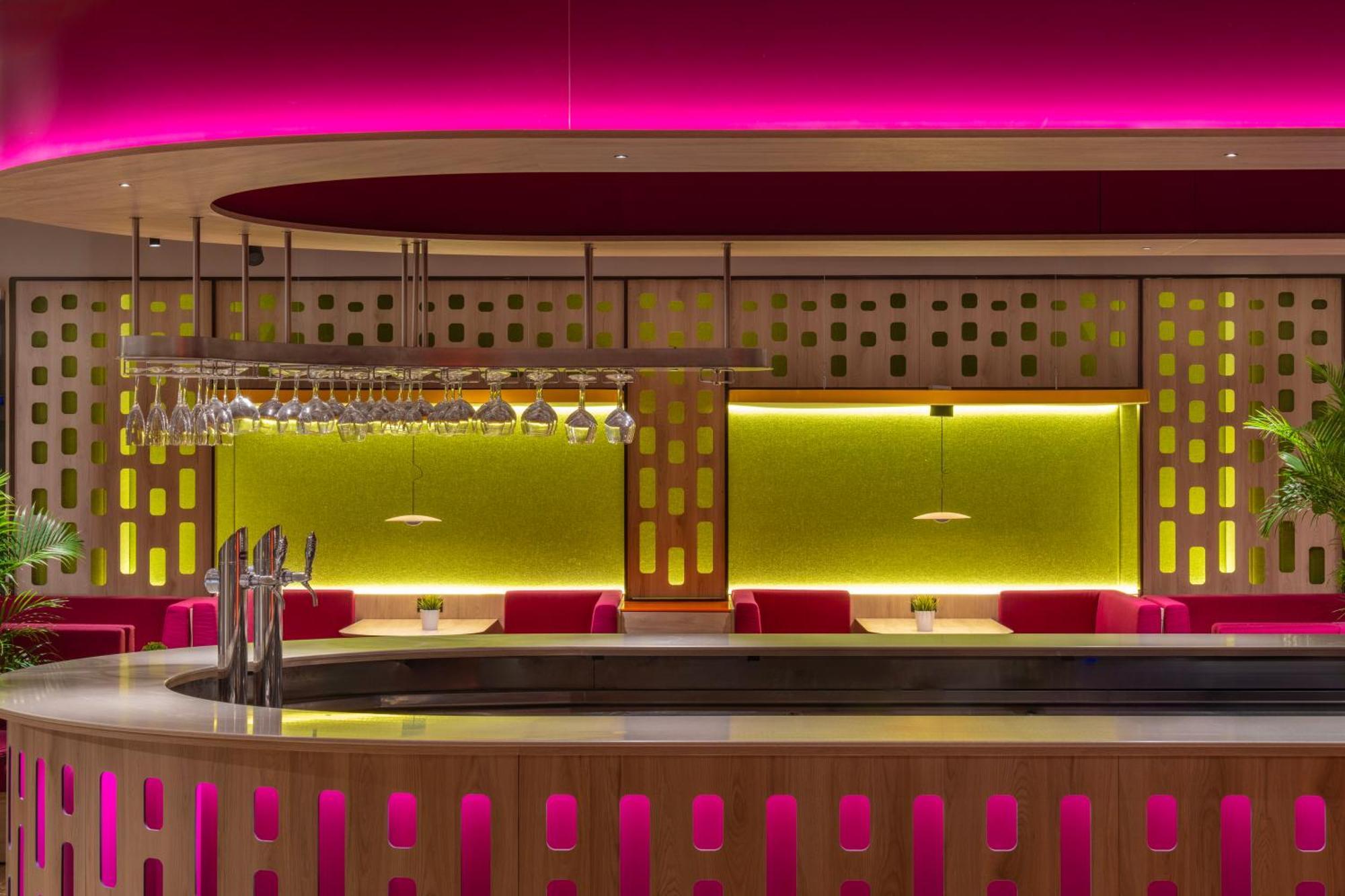 Ibis Styles Barcelona Sant Joan Despi Hotel Exterior photo
