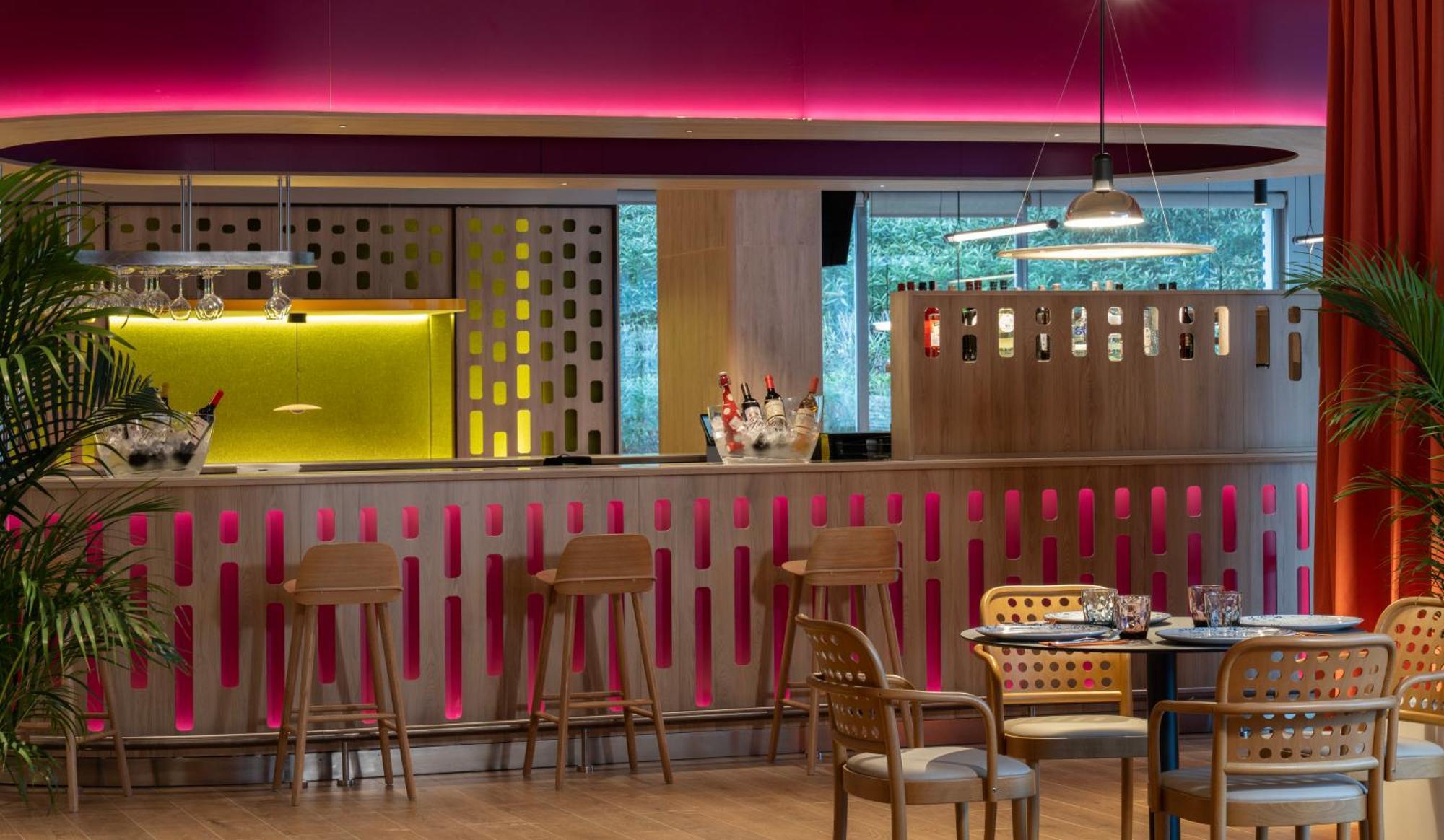 Ibis Styles Barcelona Sant Joan Despi Hotel Exterior photo