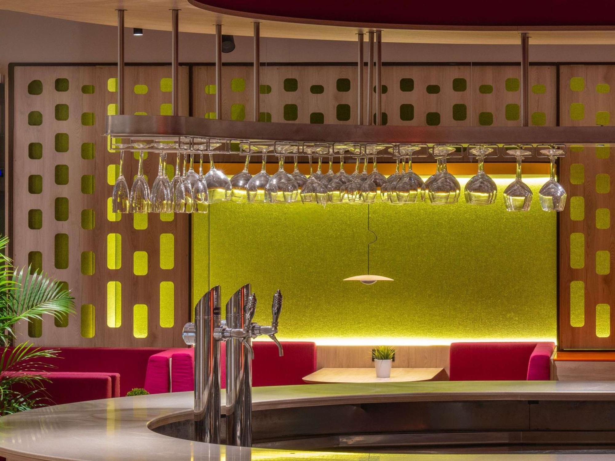 Ibis Styles Barcelona Sant Joan Despi Hotel Exterior photo