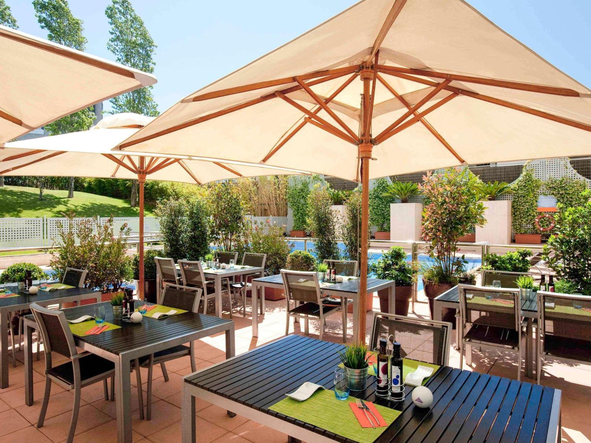 Ibis Styles Barcelona Sant Joan Despi Hotel Exterior photo