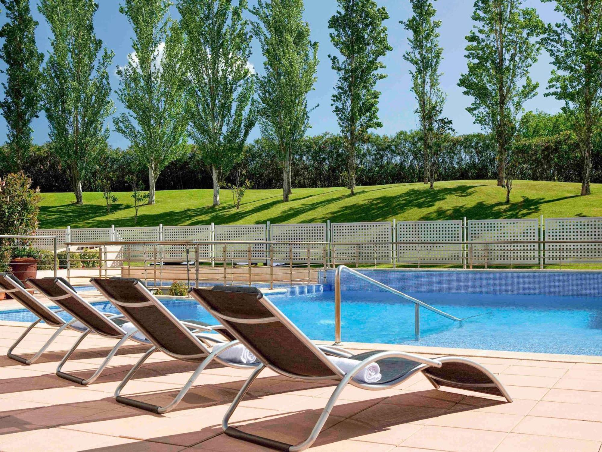 Ibis Styles Barcelona Sant Joan Despi Hotel Exterior photo