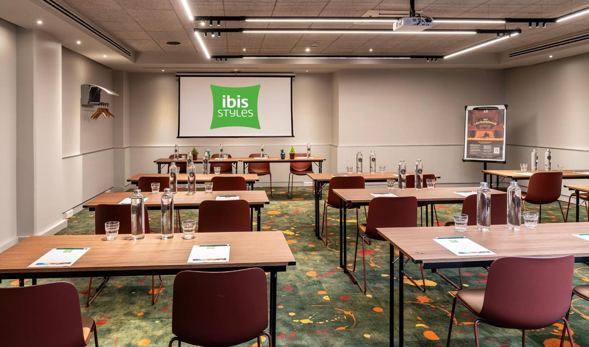 Ibis Styles Barcelona Sant Joan Despi Hotel Exterior photo