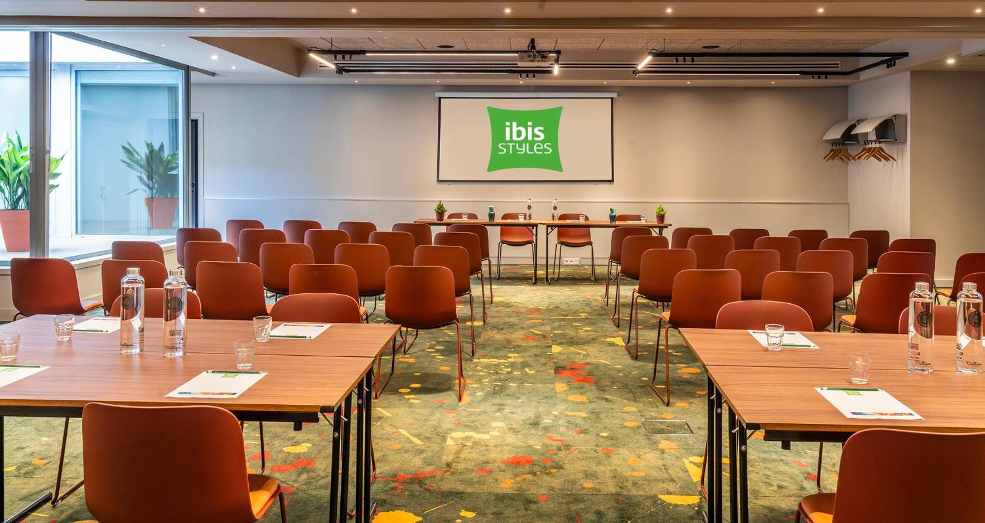 Ibis Styles Barcelona Sant Joan Despi Hotel Exterior photo